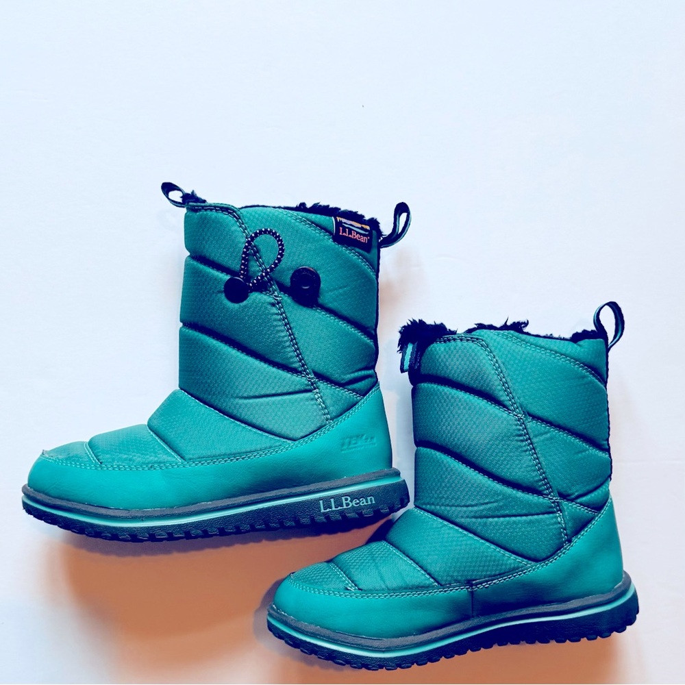L.L. Bean girls winner boots
